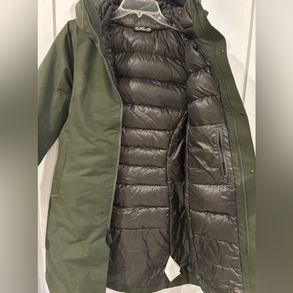 Arc’teryx parka excellent condition - Picture 3 of 4